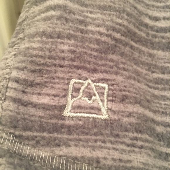 Avalanche NWT pullover - Picture 5 of 7